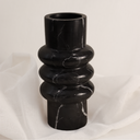 FLORERO TRES CURVAS - MÁRMOL NEGRO CON VETAS BLANCAS